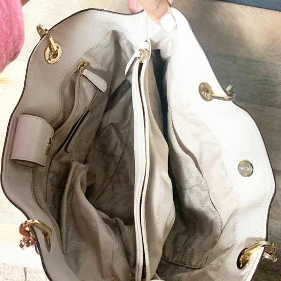 Michael Kors Fulton Leather Vanilla Chain Tote - Picture 7 of 8